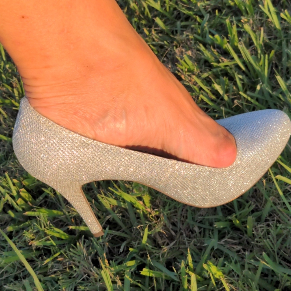 Sparkly silver pumps